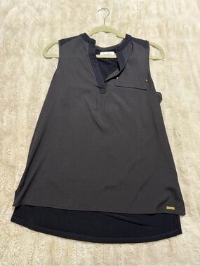 NWOT Calvin Klein Black Split V-Neck Sleeveless Shell Top Blouse Size Small